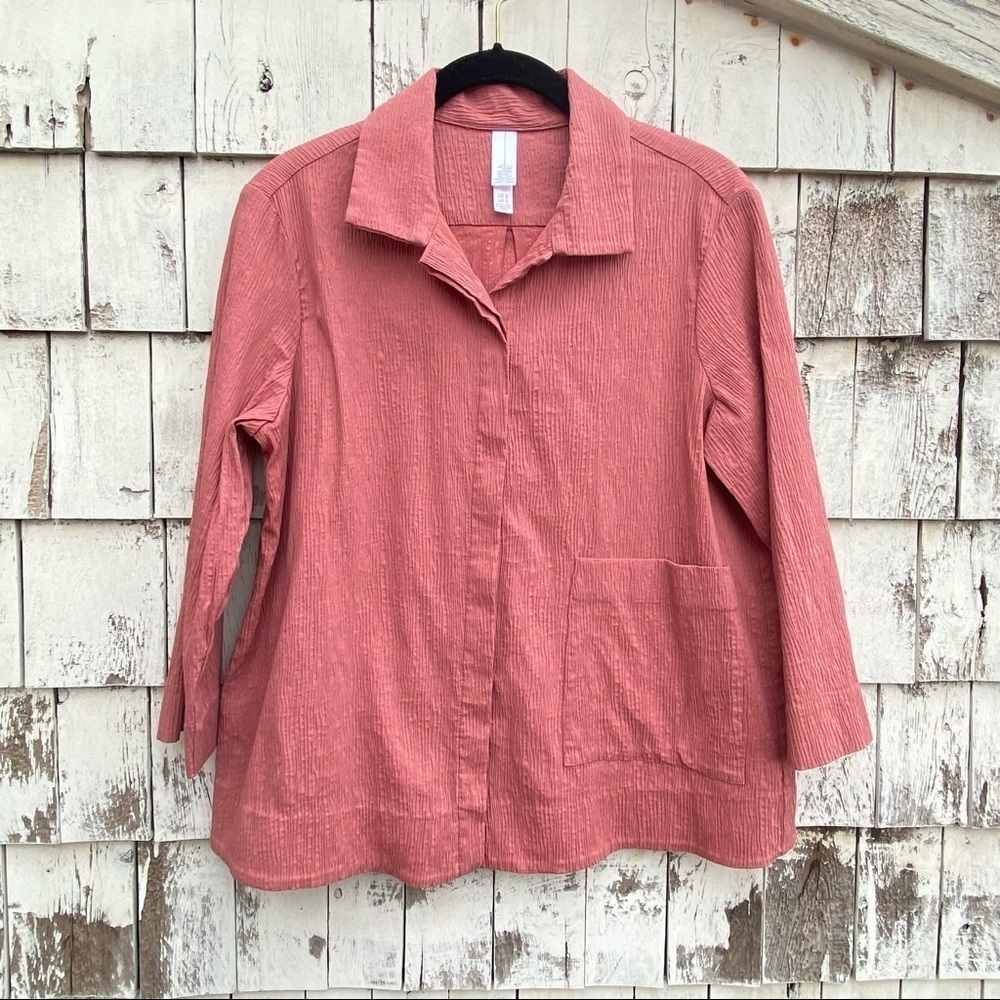 Marla Wynne Crinkle Fabric Button Down Top - Picture 3 of 6